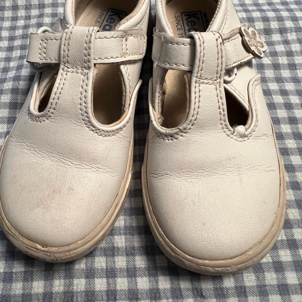Toddler girls size 8 white keds